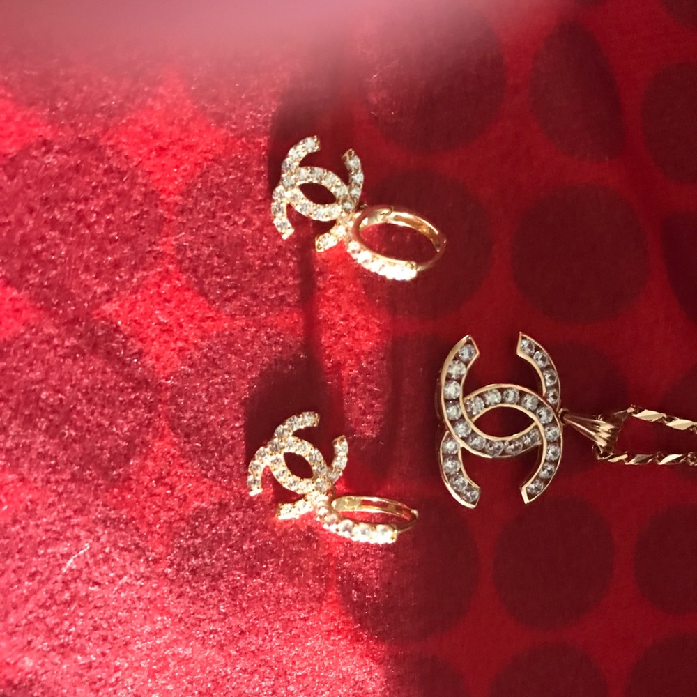 Chanel design earring and pendant